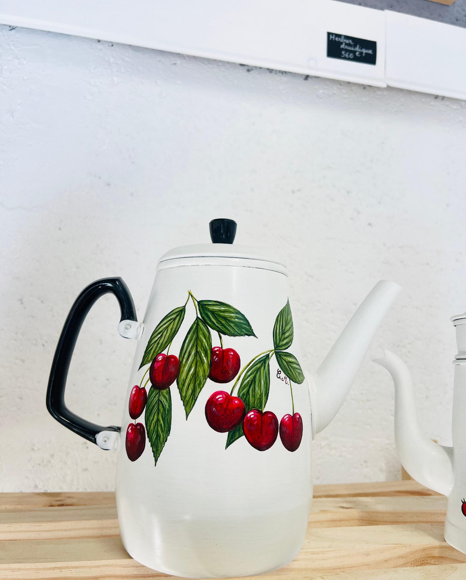 Cafetière ancienne aux cerises - photo 1